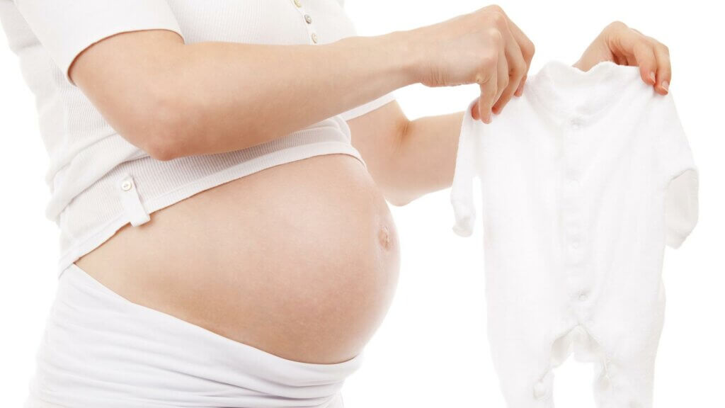 Perte de poids post grossesse : nutritionniste ou diététicien ?