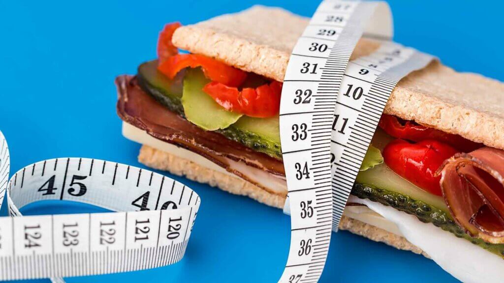 Comment calculer le nombre de calories que je dois manger pour faire un régime hypocalorique ?