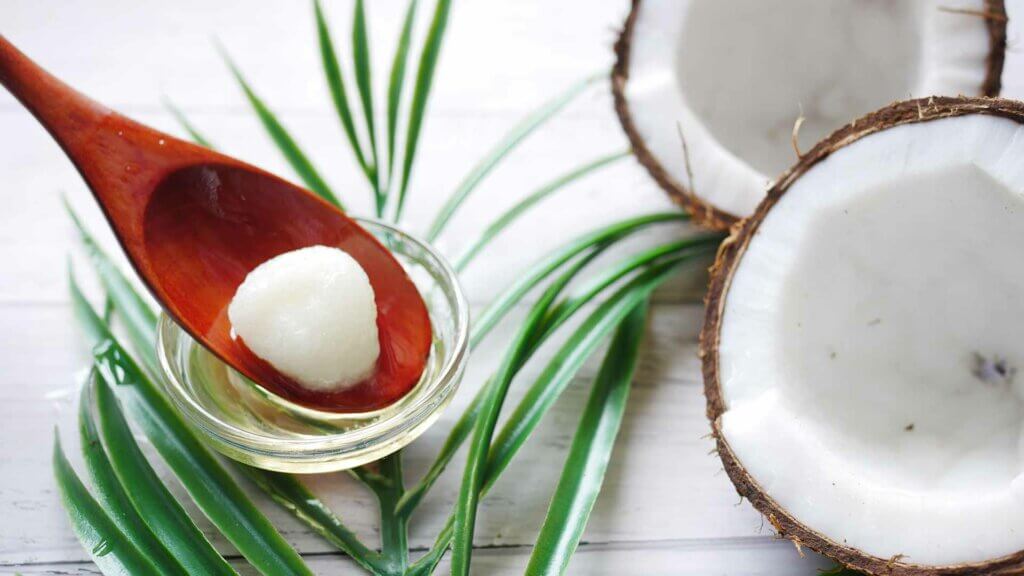 Les bienfaits de l’huile de coco en cuisine et sur la santé